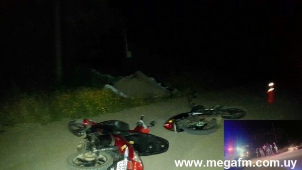 Accidente de tr&aacute;nsito entre dos motos en Fortunato vergara y Carolino Vergara 8/12/16