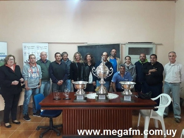 El Municipio local entregó trofeos a la liga de futbol Vergarense 6/10/16