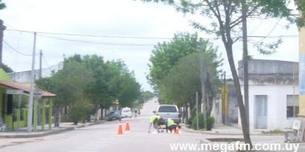 Se est&aacute;n pintando cebras peatonales en calle Joaquin Suarez de Vergara