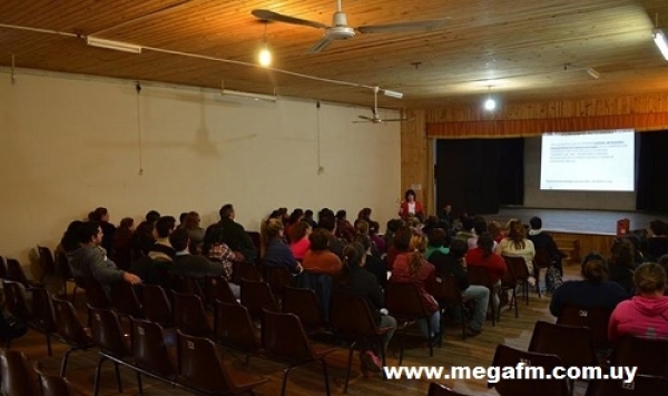 Con buen marco de participantes se realizo el curso de manipulaci&oacute;n de alimentos en Vergara