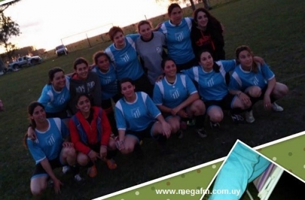 Cuadro de futbol Femenino local conquisto campeonato este domingo en Charqueada