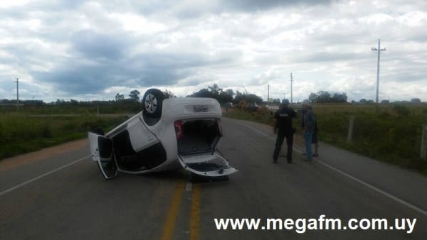 Volc&oacute; un autom&oacute;vil en Ruta 18 accesos a Placido Rosas Drag&oacute;n 12/03/17