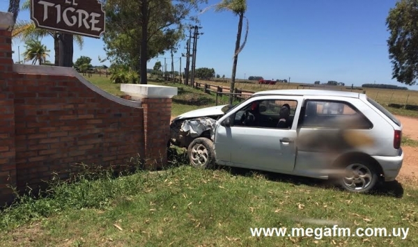Accidente de tr&aacute;nsito en camino El Tigre 21/12/16