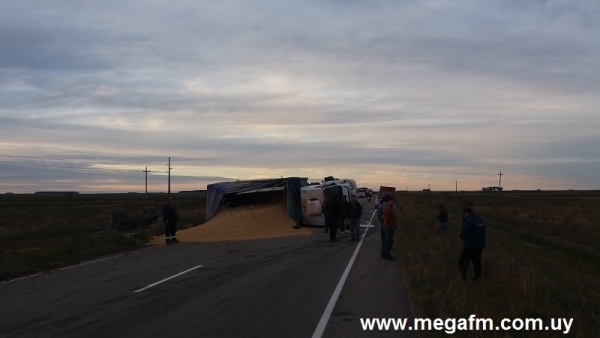Volc&oacute; un cami&oacute;n en Ruta 18 Km. 347 13/07/16
