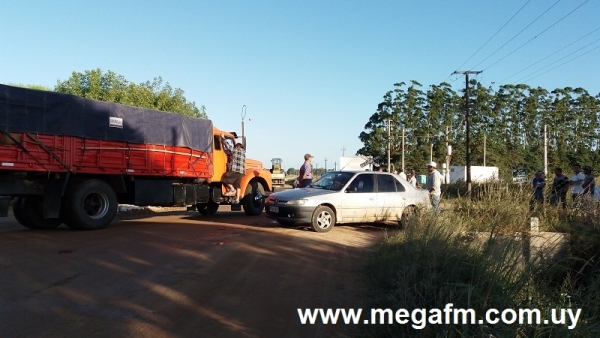 Contin&uacute;an las medidas gremiales de transportistas de arroz en Vergara 29/03/17