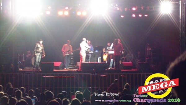 Sol Este&ntilde;o act&uacute;o en el Festival de Charqueada 2016 Mega FM te presenta el video de uno de sus temas