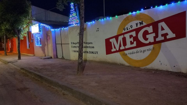 Iluminamos la Mega para darle ambiente a las Fiestas tradicionales, s&uacute;mate vos tambien. Navidad y Fin de a&ntilde;o lo vivimos entre todos junto a Mega FM 91.9 Vergara 2021