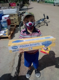 Alexander Silva fue el ganador de la piscina infantil de distribuidora Nicolas Y Santiago. Sorteo Mega FM 91.9