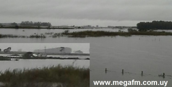 Un cami&oacute;n volc&oacute; en la creciente de Ruta 18 a la altura del 4.15 R&iacute;o Tacuari 21/04/16