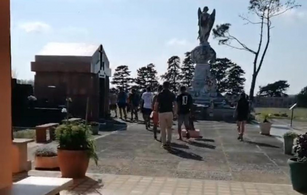 Integrantes de Rinc&oacute;n futbol Club concurrieron de Rincon a Vergara caminando a los efectos de cumplir promesa 4/01/22