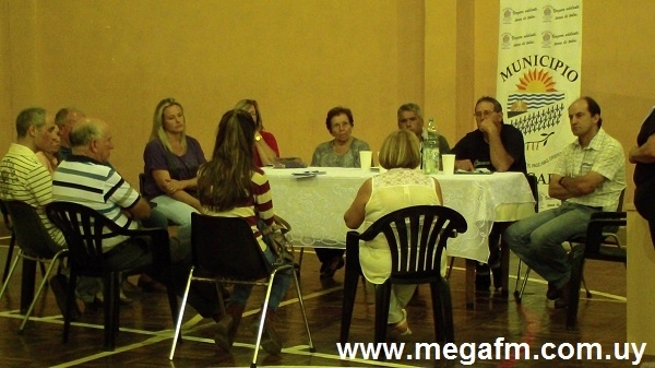 El Concejo Municipal de Vergara se reuni&oacute; en barrio Estaci&oacute;n 1/04/16