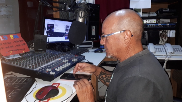 Le damos la bienvenida a la familia de la Mega a Elvis Silva y su psicosis de rock