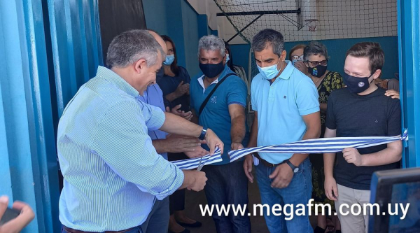 Con la presencia de diversas autoridades se inauguraron las obras del Gimnasio Municipal de Vergara 23/12/21