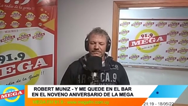 Robert "Pelego" Muniz - en vivo - y me qued&eacute; en el bar