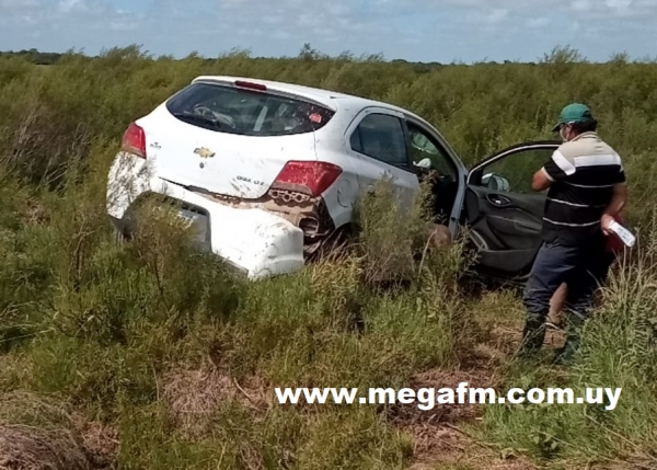 Despist&oacute; un automovil en camino a Arrozal 33 15/01/21