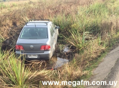 Volc&oacute; un auto en la curva del Tacuar&iacute; en Ruta 18 1/07/16
