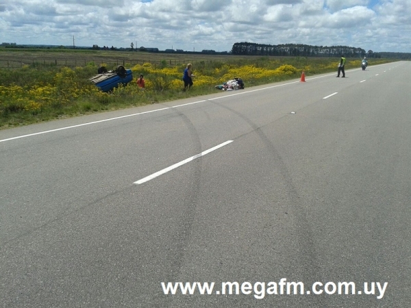 Volc&oacute; un auto en Ruta 18 Km. 366 proximidades al 415 22/10/16
