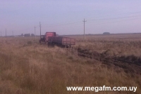 Un cami&oacute;n sali&oacute; de la ruta en Ruta 18 pr&oacute;ximo al Km. 346.500 1/07/16